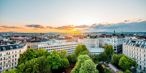 Wien von oben mit Sonnenaufgang