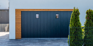 Garagentor eines Hauses