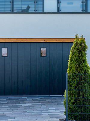 Garagentor eines Hauses